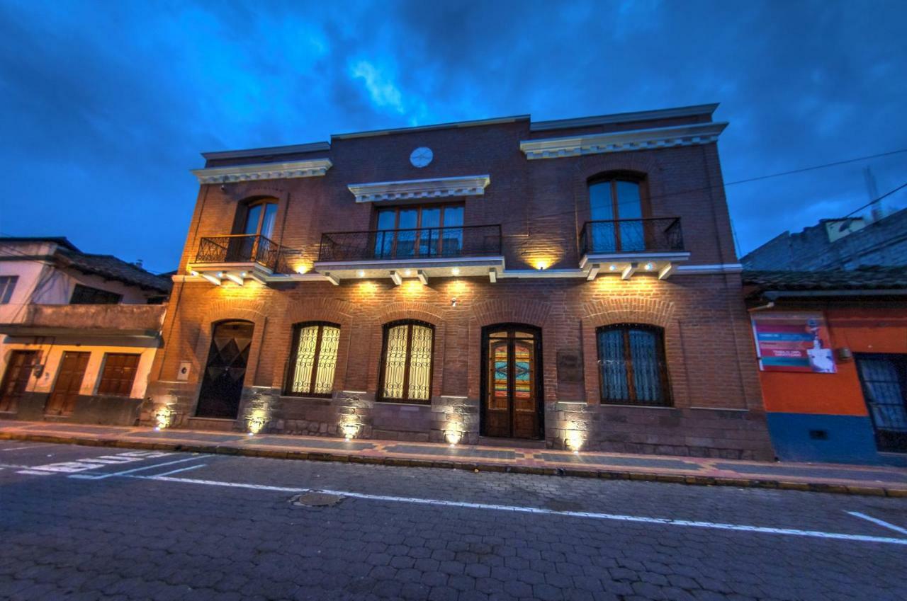Hotel Отавало Экстерьер фото