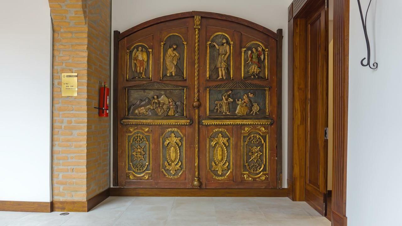 Hotel Отавало Экстерьер фото