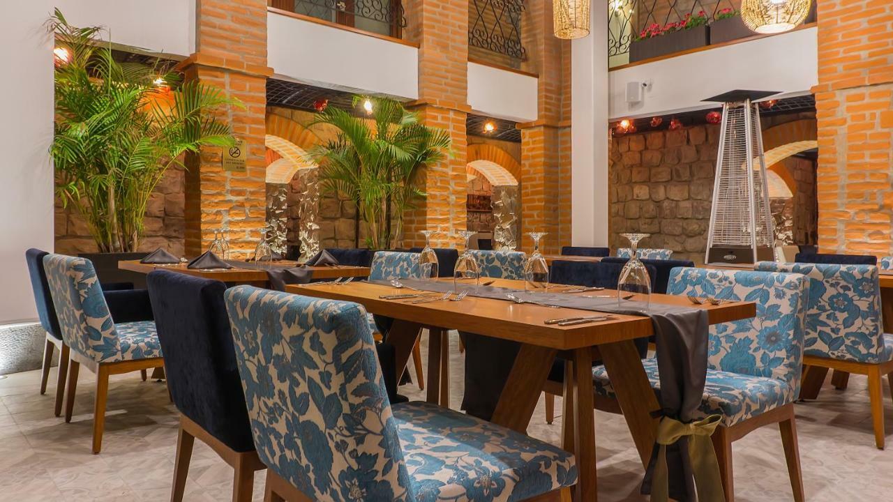 Hotel Отавало Экстерьер фото