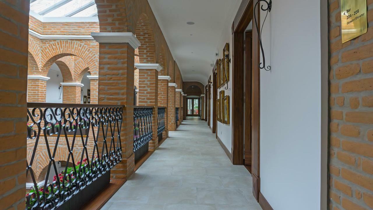 Hotel Отавало Экстерьер фото